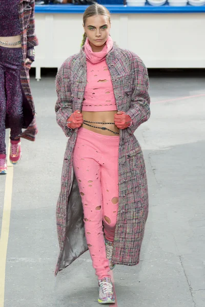 Look 1